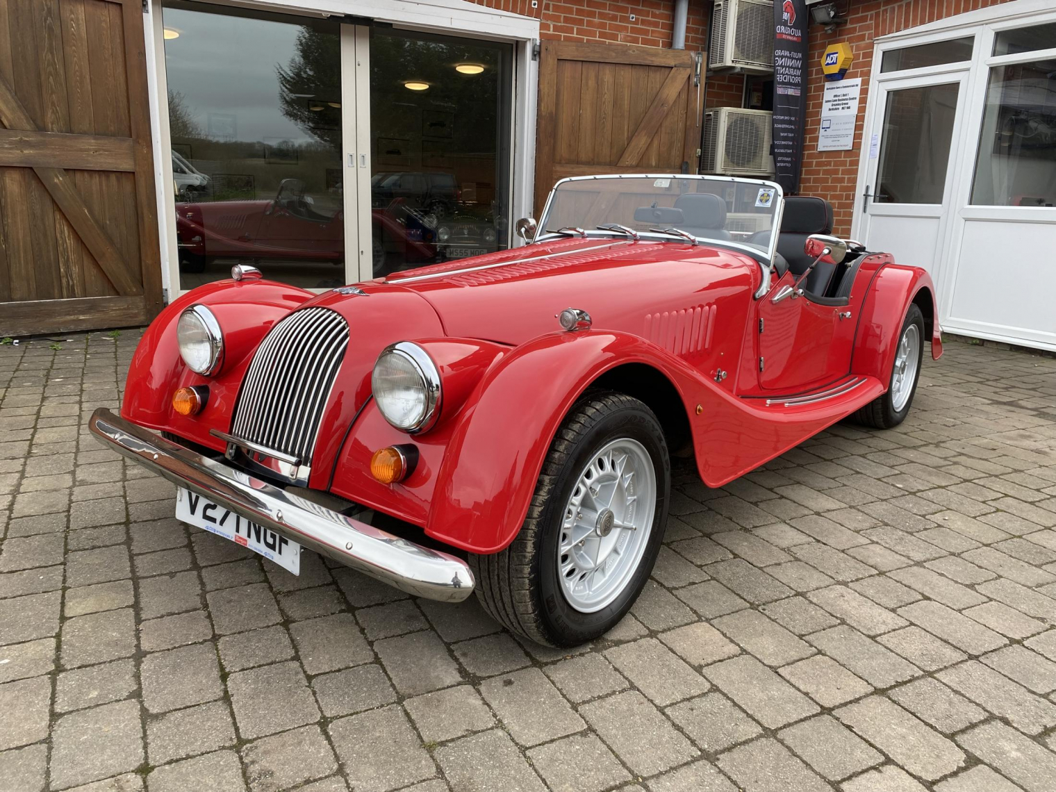2000 Morgan plus 8 3.9L with ECU chip and only 1 owner from new! Photograph