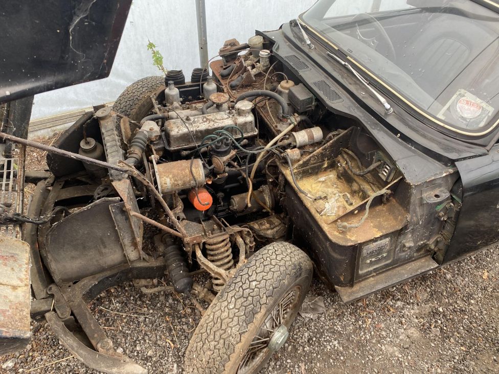Barn find 1969 triumph Spitfire mk3 for restoration. Photograph