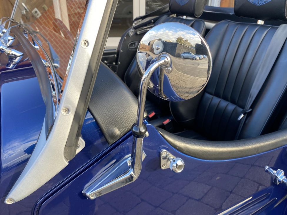 2015 Morgan +4 GDI low mileage and special colour! Photograph