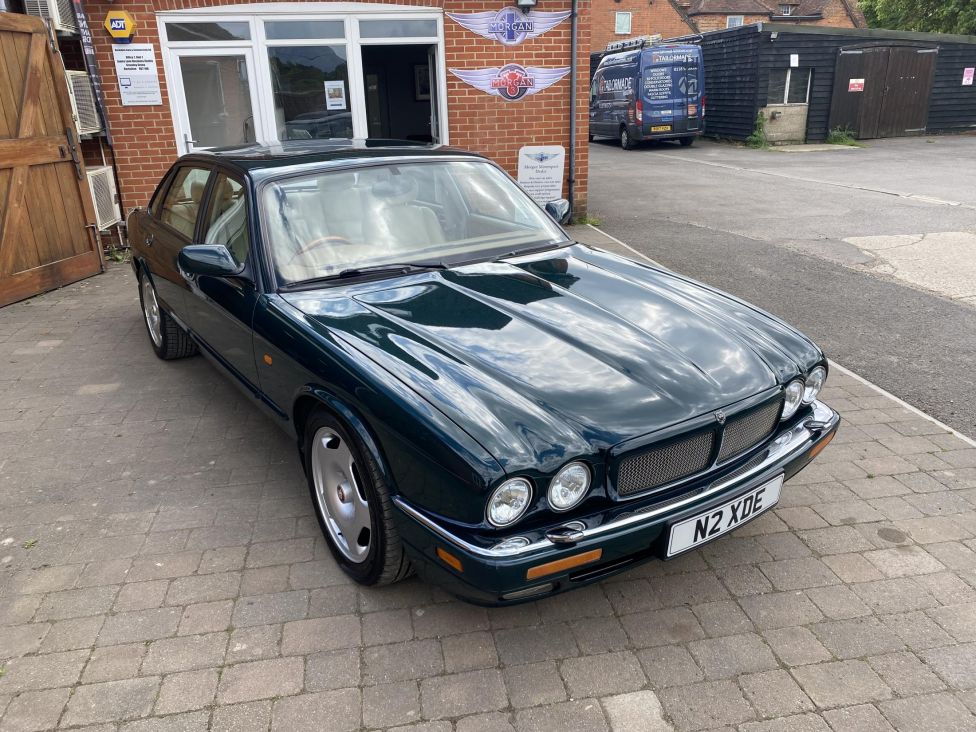 1996 Jaguar XJR-6 4.0 Auto Photograph
