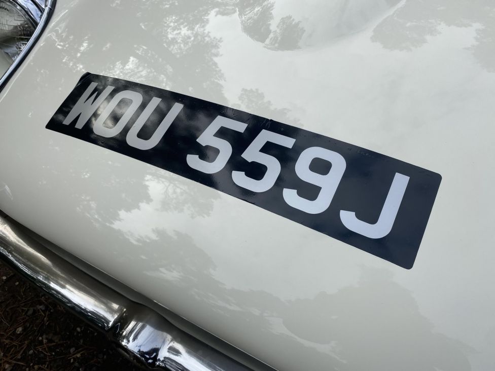 1970 Jaguar E-Type Series 2 4.2L Fixed Head Coupé Photograph