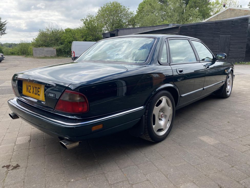 1996 Jaguar XJR-6 4.0 Auto Photograph