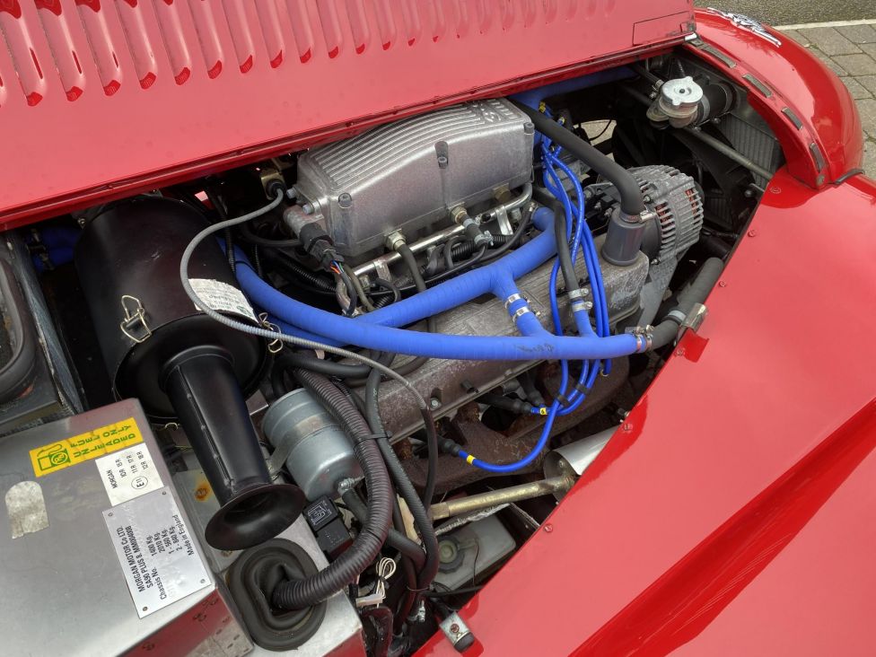 2000 Morgan plus 8 3.9L with ECU chip and only 1 owner from new! Photograph