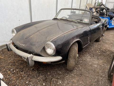 Barn find 1969 triumph Spitfire mk3 for restoration.